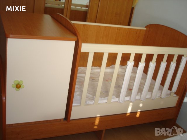 Детско трансформиращо се легло/люлка с бюро, снимка 4 - Мебели за детската стая - 25378883