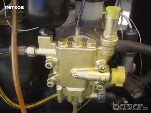 Пароструйка Водоструйка Керхер Hds 690, снимка 3 - Парочистачки и Водоструйки - 11470433