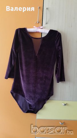 Плюшено боди на stradivarius , снимка 2 - Корсети, бюстиета, топове - 15843013