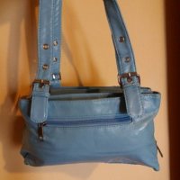 Дам.чанта-/изк.кожа/,цвят-св.синя. Закупена от Италия., снимка 4 - Чанти - 22401426