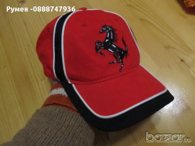 Оригинална червена шапка с черни линии  FERRARI , ферари . , снимка 3 - Шапки - 13777969