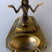 Клеопатра - пепелник от месинг, снимка 1 - Антикварни и старинни предмети - 25590420