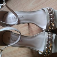 Дамски обувки, снимка 1 - Дамски обувки на ток - 25353431