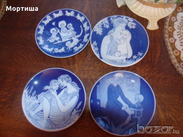  Royal Copenhagen Denmark Blue Mothers Day порцеланови чиний за стена , снимка 1 - Декорация за дома - 18298567