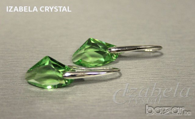 Комплект Сваровски '' Galactic Vertical'' Crystals from SWAROVSKI ®, снимка 16 - Бижутерийни комплекти - 10168392