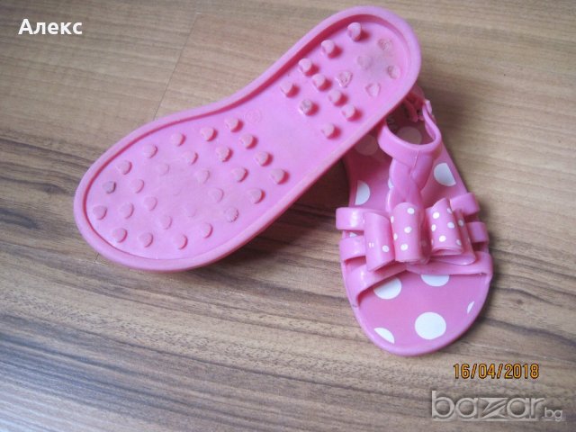Next - силиконови сандали, снимка 4 - Детски сандали и чехли - 21321657