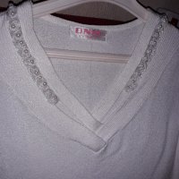 Дамска блуза с дълъг ръкав бяла с перли, снимка 1 - Блузи с дълъг ръкав и пуловери - 21638303