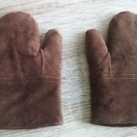 Топли ръкавици с каракул естествена кожа , снимка 1 - Шапки, шалове и ръкавици - 23075671