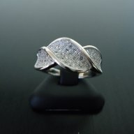 Дамски сребърен пръстен с бели цирконий, снимка 1 - Пръстени - 13059458