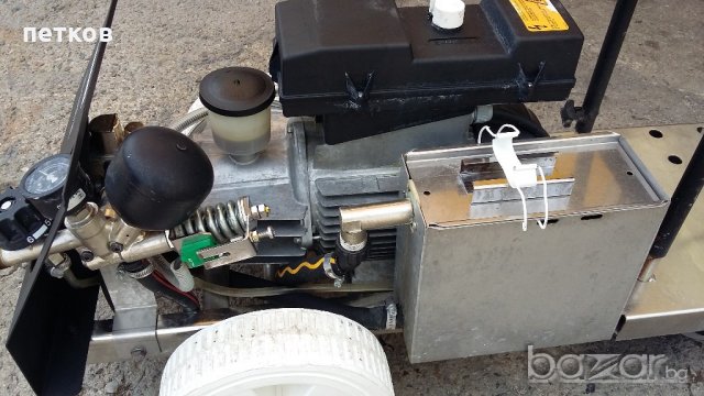 Водоструйка Керхер HD 1000 Si, снимка 2 - Парочистачки и Водоструйки - 18613146