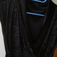 малка черна рокля от кадифе, снимка 2 - Рокли - 15015067