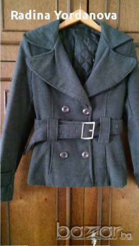 Палтенце в сив цвят със сваляща се яка.Made in ITALY, снимка 2 - Палта, манта - 17046052