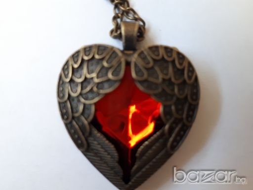 НАЛИЧНО Колие сърце с ангелски криле, снимка 1