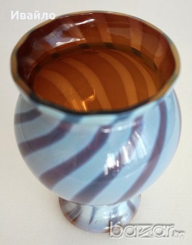 Оригинална вазичка от оловно стъкло