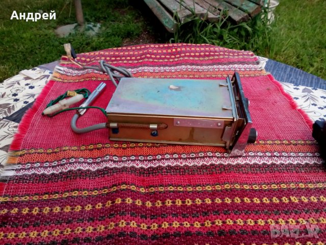 Старо Руско автомобилно радио,радиоприемник, снимка 3 - Антикварни и старинни предмети - 25575321
