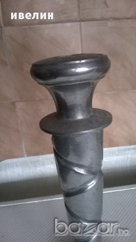метален свещник, снимка 2 - Антикварни и старинни предмети - 14402370