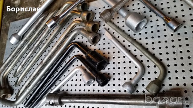 Ключове за гуми, снимка 4 - Ключове - 12755034