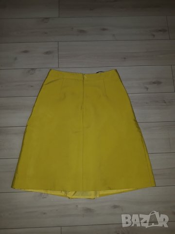 Жълта пола с джобове марка Reserved, снимка 3 - Поли - 24023479