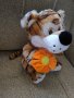 Плюшено тигърче с цвете, снимка 10