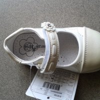Бели бебешки  обувки -26. 90 лв, снимка 2 - Бебешки обувки - 18930657