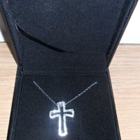 Колие кръст с кристали Сваровски , снимка 2 - Колиета, медальони, синджири - 20306121