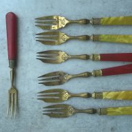 седем стари бронзови вилички, снимка 1 - Антикварни и старинни предмети - 15326025