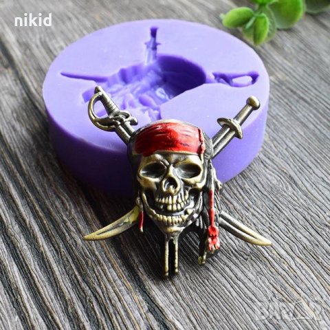 Череп скелет пират със саби силиконов молд форма декорация торта мъфини украса