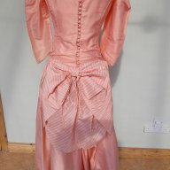 Бална рокля във викториански стил в коралов цвят, снимка 14 - Рокли - 11690435