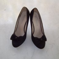 Дамски черни обувки на ток, снимка 1 - Дамски обувки на ток - 15733765