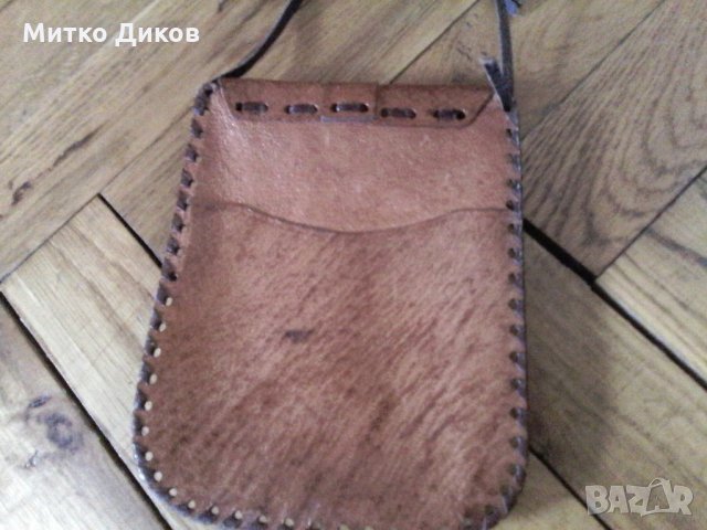 Чантичка за носене на врата -светла-естествена кожа, снимка 3 - Чанти - 22231475