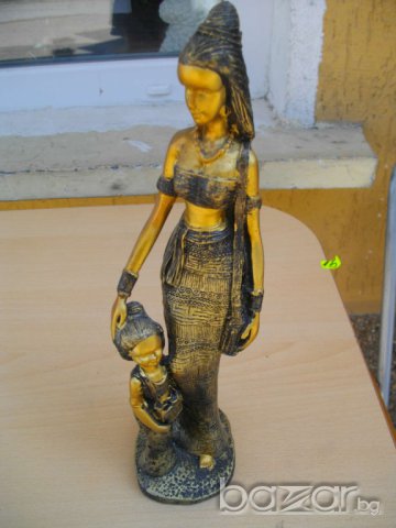 Статуетка - Майка с дете