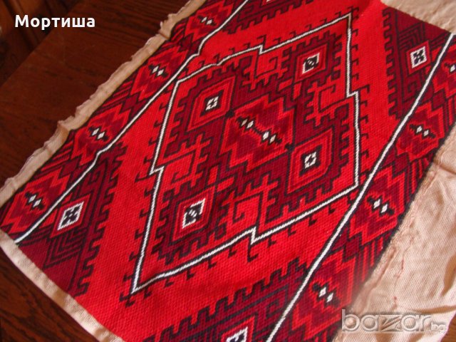  Автентични бродирани каре ( калъфки ), снимка 3 - Възглавници - 18446815