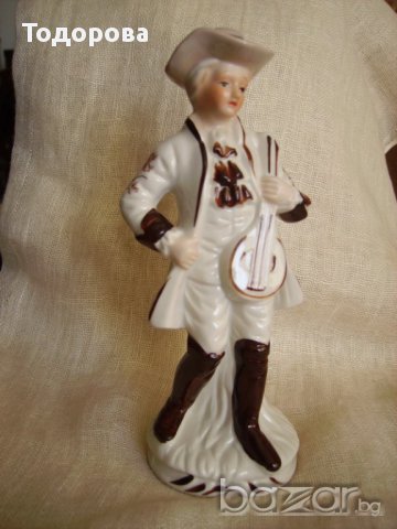 Продавам порцеланова изящна порцеланов фигура, снимка 2 - Антикварни и старинни предмети - 12897528
