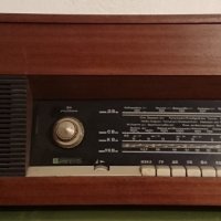 Грамофон и радио Респром А102 от 1971 година, снимка 1 - Антикварни и старинни предмети - 24608213