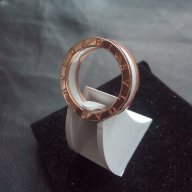 Спешно Пръстен Булгари Bvlgari Титан+розово злато/бяла керамика-1:1 дубликат , снимка 3 - Пръстени - 9756161