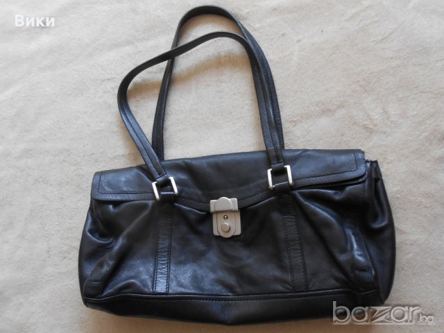 Дамска малка черна чанта   Prada 100 % кожа, снимка 2 - Чанти - 21281226