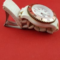 Часовник Quartz, снимка 2 - Дамски - 26132000