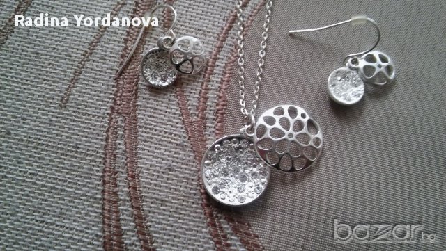  Чисто нов посребрен комплект колие с обички, снимка 2 - Бижутерийни комплекти - 17072910