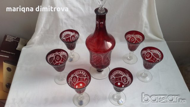 Кристални чаши цветен червен кристал и гарафа , снимка 7 - Антикварни и старинни предмети - 17470279