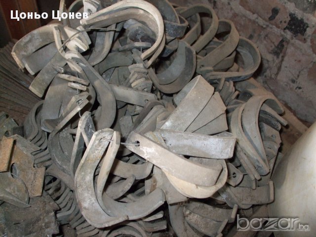 Продавам горещо поцинковани куки/окачвачи за тръби Ф 60 мм. 