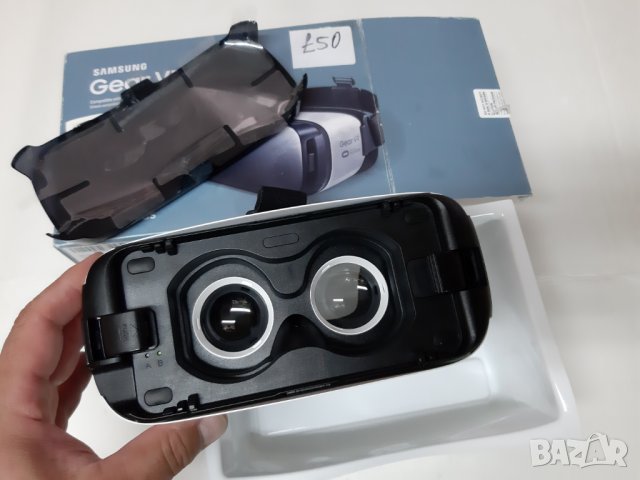 VR очила за смартфон / Очила за виртуална реалност Samsung Gear VR SM-322, снимка 2 - 3D VR очила за смартфон - 26180999