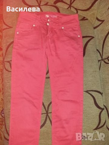 Розов еластичен панталон, тип дънки размер 40