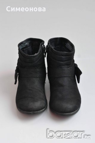 Черни, леки ботички за момиче