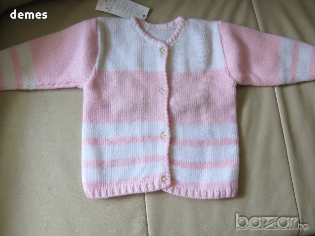 Прекрасна машинно плетена жилетка в бяло и розово размер 30, нова, снимка 7 - Детски пуловери и жилетки - 15826536