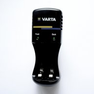 Мрежово зарядно VARTA с подарък 4xAA 2100mAh акумулаторни батерии, снимка 1 - Други инструменти - 17441561