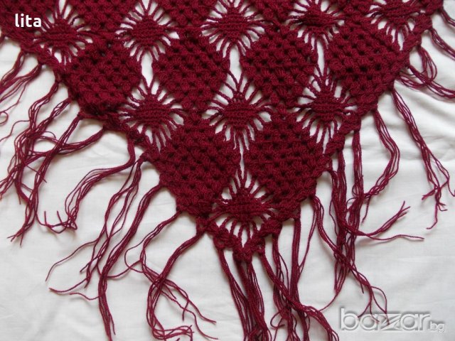 Ръчно плетен шал, снимка 4 - Шапки - 19990423