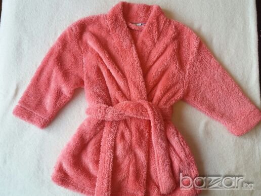 Плюшен детски халат в розово размер 104/110, снимка 2 - Хавлии и халати - 20282078