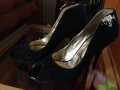 луксозни дамски обувки номер 38,марка AOWAJA