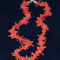 Колие от червени корали, снимка 2 - Колиета, медальони, синджири - 15597413