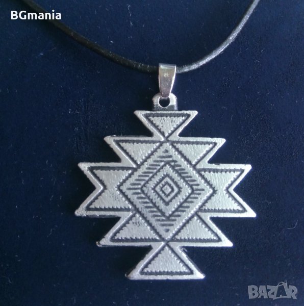Ръчно изработени бижута медальони българска шевица оригинална и уникална визия, снимка 1